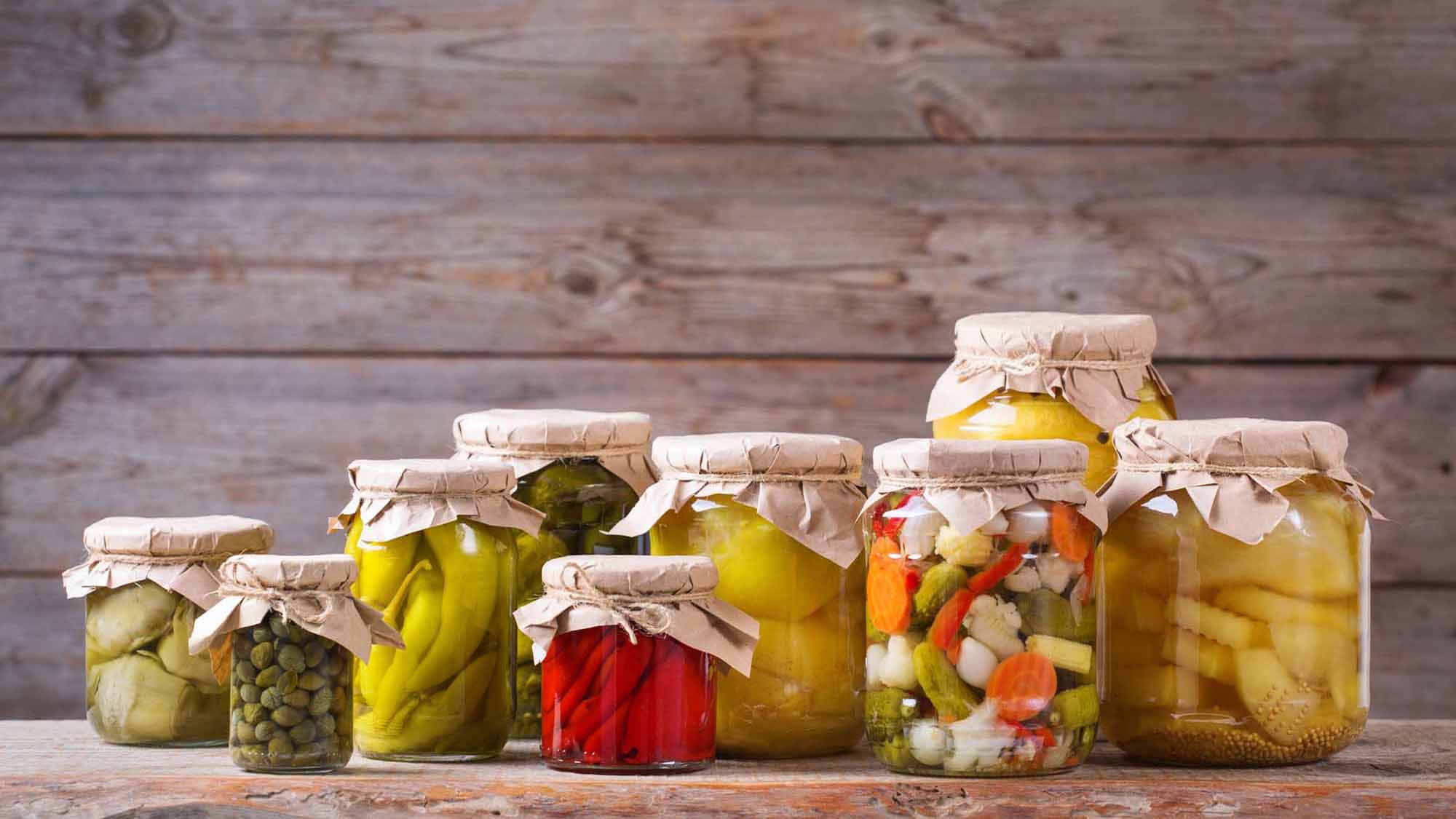 https://www.mealvillage.com/mvimages/blog/meal-prep-food-stored-in-assorted-jars.jpg